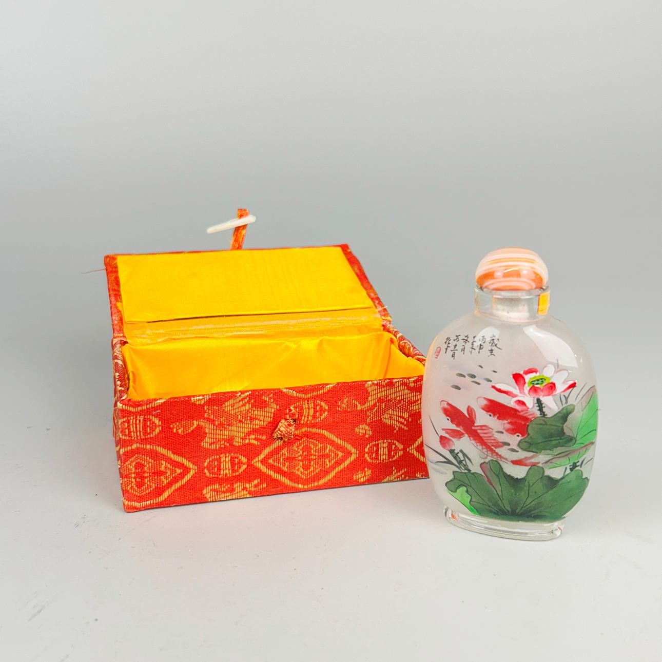 CHINESE INSIDE PAINTED SNUFF BOTTLE