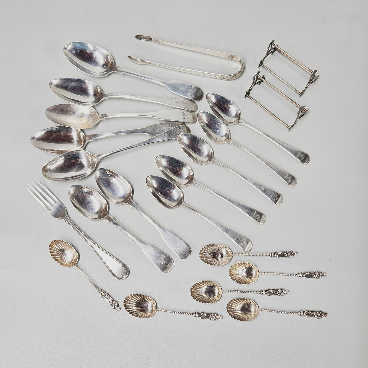 QUANTITY OF HALLMARKED SILVER ITEMS